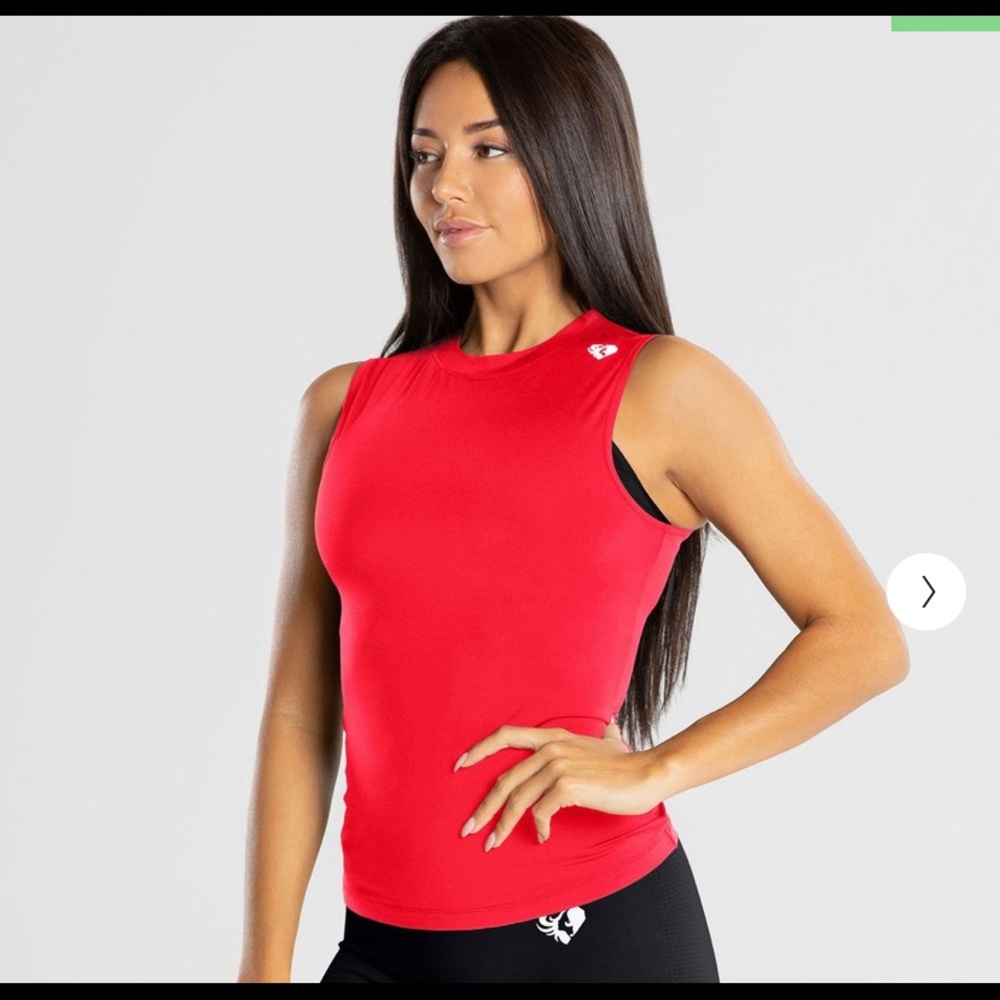NWT Women’s best red tank